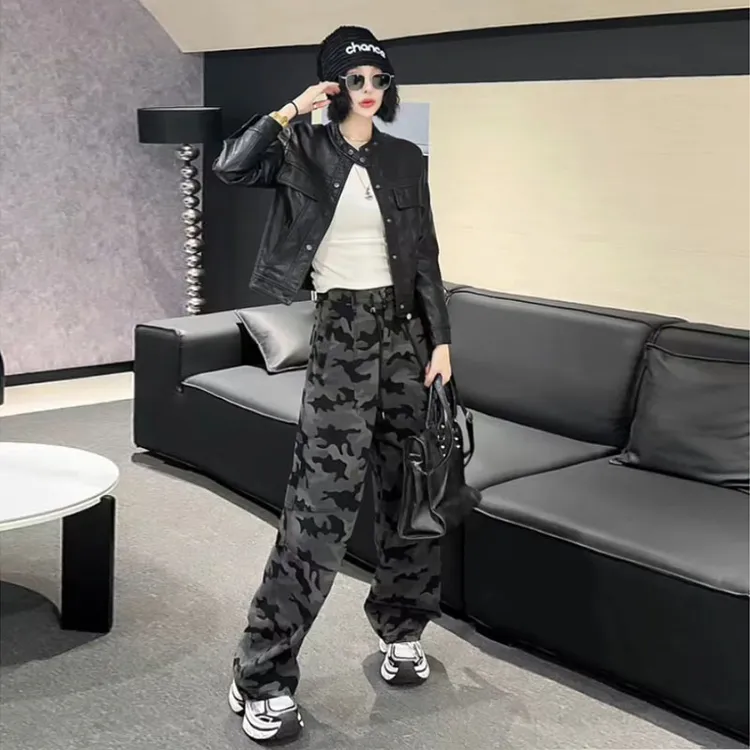 韩版时尚洋气套装女牛仔迷彩长裤短款港风PU皮外套减龄百搭两件套