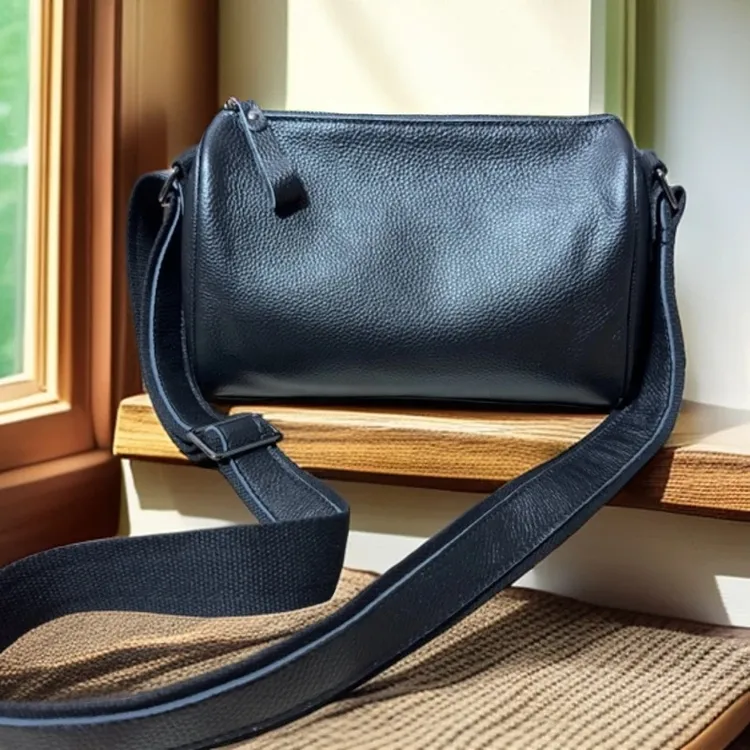 敬才箱包时尚头层牛皮枕头包休闲百搭简约真皮单肩斜挎包男女通用