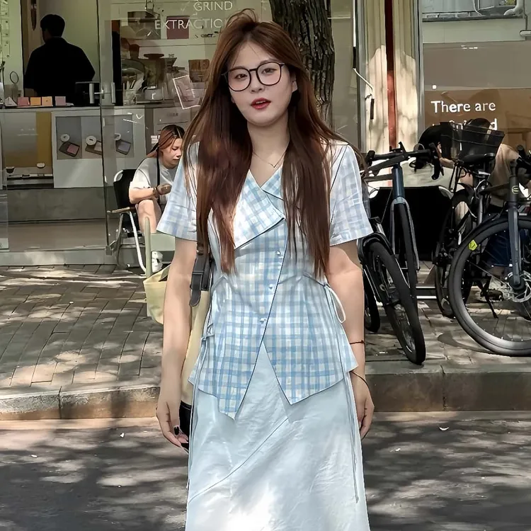 大码翻领格子短袖衬衫女2025夏季新款胖mm显瘦掐腰不规则小衫上衣