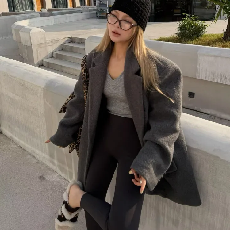 吴大大-宽松大版毛呢外套秋冬新款高级感西装赫本风翻领