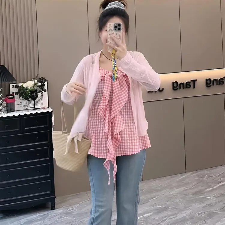 300斤大码女装粉色甜美格子吊带上衣胖mm夏季防晒显瘦遮肉两件套