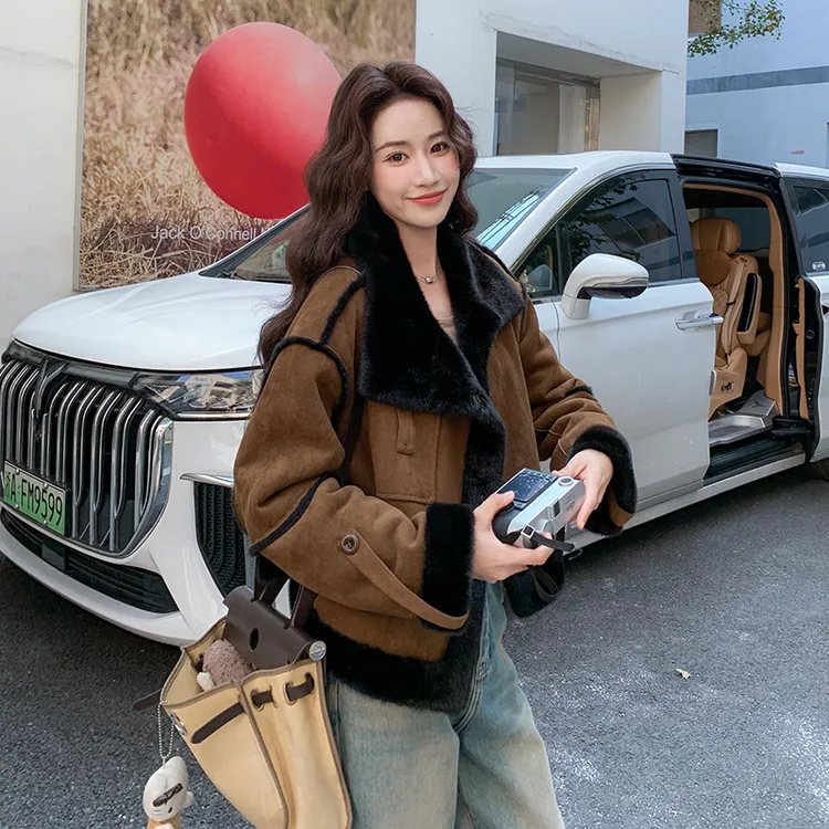 美拉德咖色加厚绒短款皮毛一体羊羔毛外套女秋冬2025新款韩系棉服