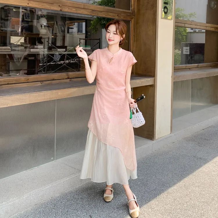 新中式连衣裙夏季女2025新款小众流行优雅气质国风刺绣假两件裙子