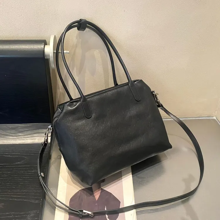 61905水晶植鞣牛皮单肩休闲商务百搭