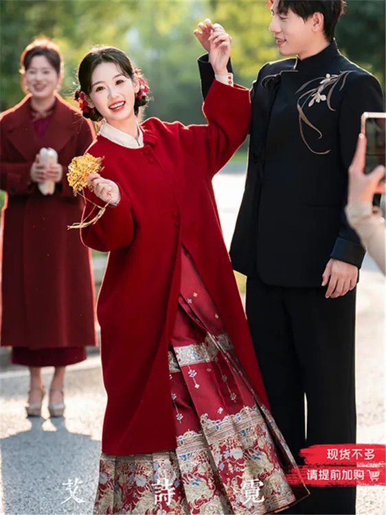 小个子2025中式大衣秋冬红色订婚新娘敬酒结婚外套毛呢上衣中长款