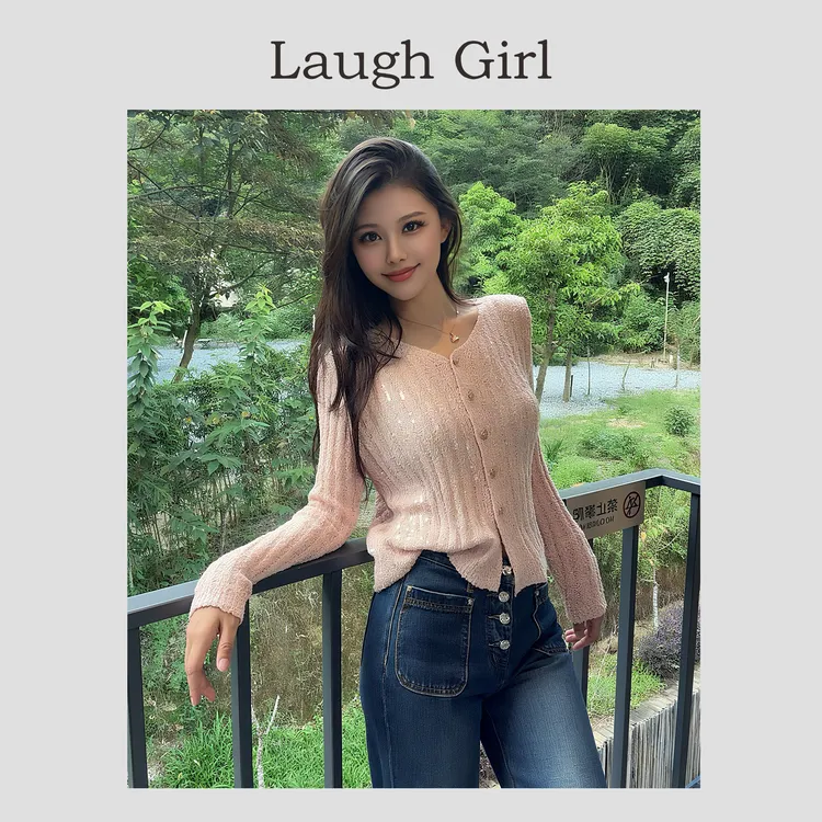 楚楚君 Laugh girl【柔焦少女】秋季甜妹V领亮片针织上衣XL53808J