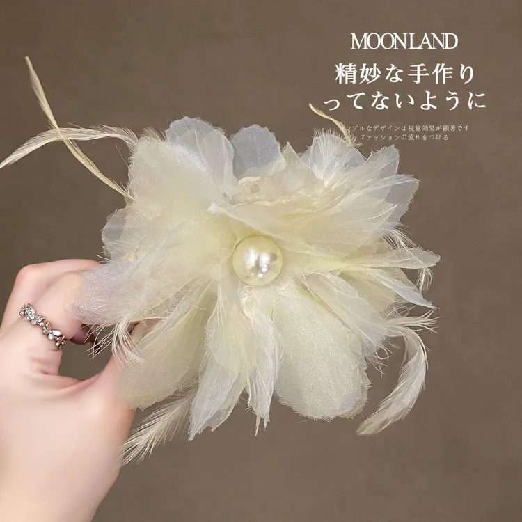 花朵羽毛珍珠大号抓夹女士新款高级感发量多发抓饱满后脑勺鲨鱼夹