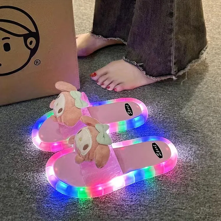【艺凡】发光拖鞋女外穿炫酷个性居家防滑海绵宝宝卡通凉拖鞋女士