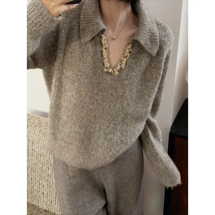 深秋初冬穿搭！灰色亮片v领翻领毛衣慵懒风高级感好看宽松针织衫女