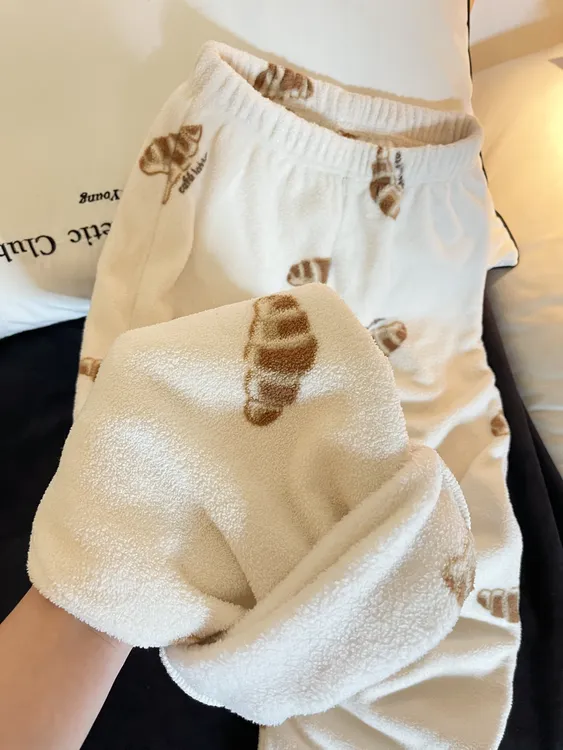 韩系牛角包可爱卡通印花珊瑚绒睡衣女秋冬保暖长袖长裤套装家居服