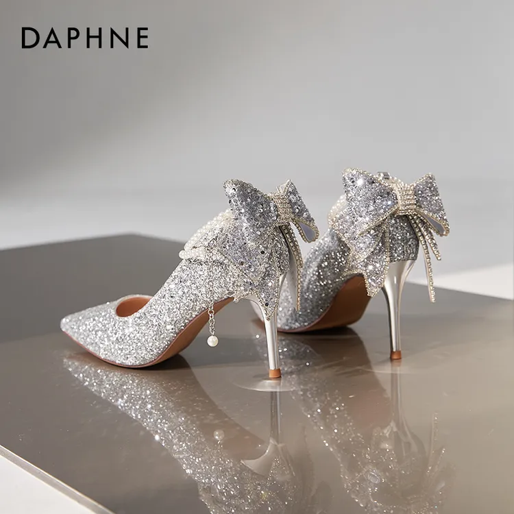 达芙妮水晶高跟鞋女2025新款春秋珍珠新娘婚鞋蝴蝶结单鞋七夕礼物