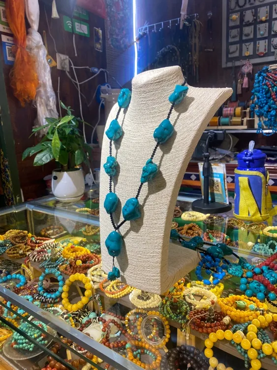 非金属亚克力项链 女士。 项链。