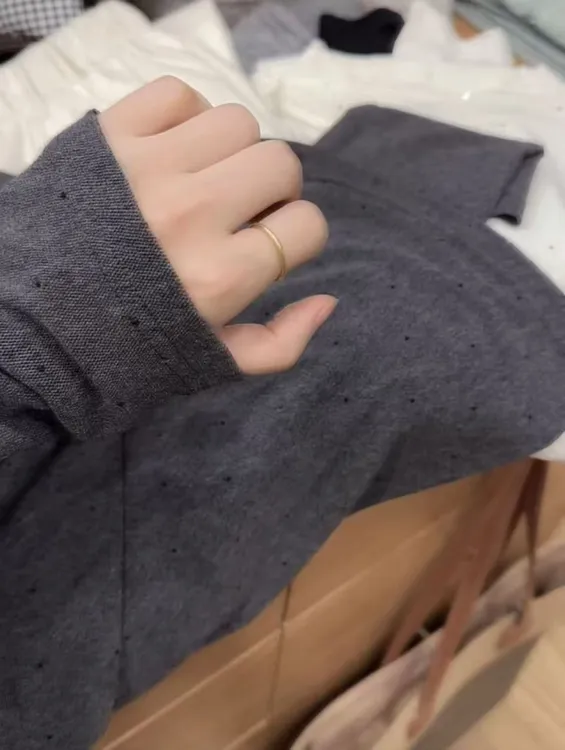 七言家新品！ins穿搭#立领高弹烫钻百搭长袖纯色打底6606@