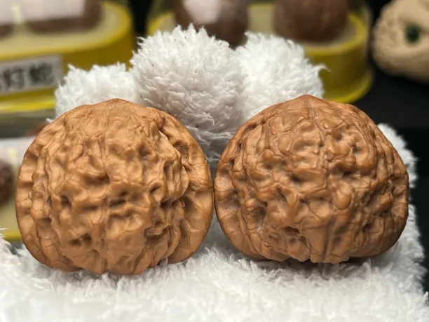 42迷你小龙鼎文玩核桃把件