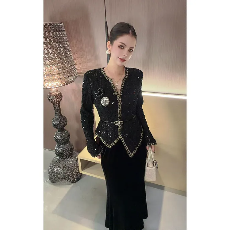 （不配腰带和胸针）V领小香拼接亮片短外套WT31266