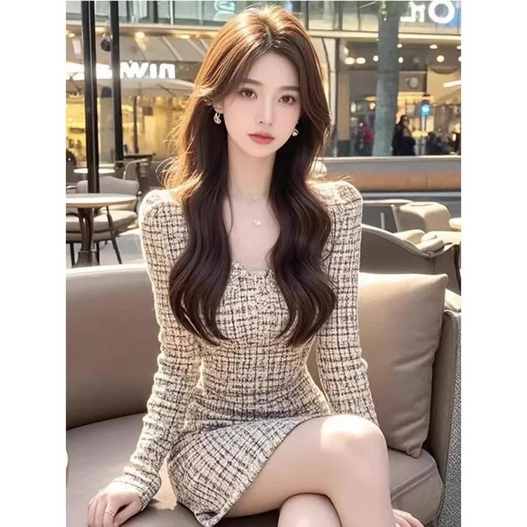 名媛法式高级气质小众包臀裙2025春秋新款小香风格纹长袖连衣裙女