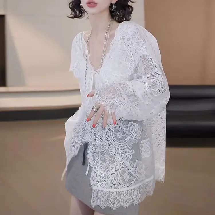 法式浪漫风蕾丝钩花连帽防晒衬衫外套女春秋新款时尚镂空开衫上衣