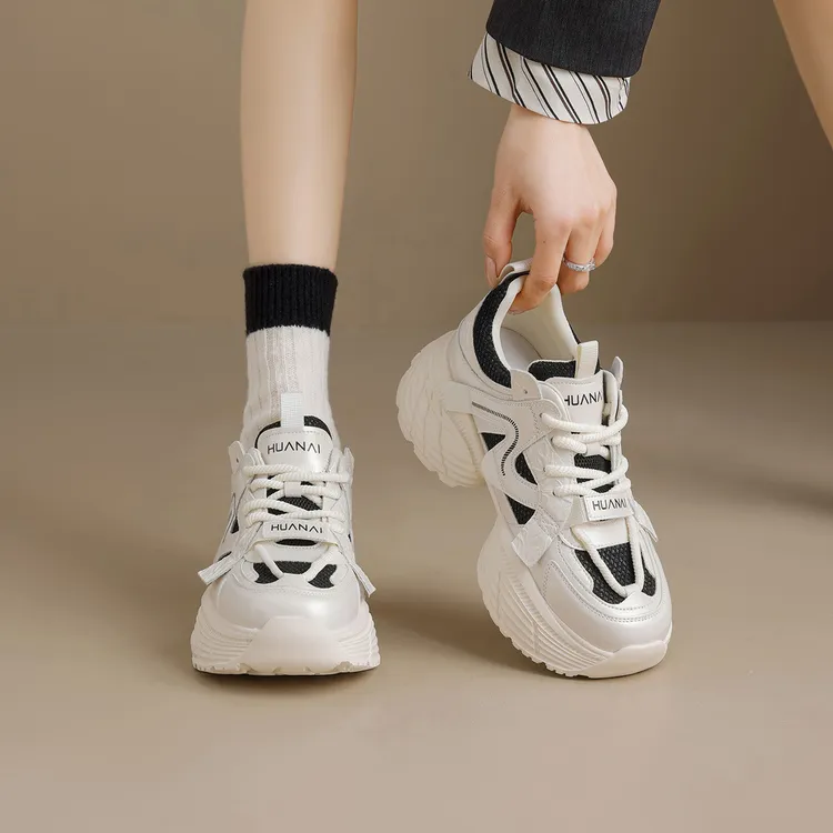 华耐老爹鞋女2025春季新款轻便厚底运动鞋增高显脚小百搭休闲女鞋