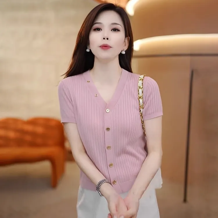 夏季新款简约休闲风V领针织开衫女洋气时髦排扣别致减龄短袖上衣