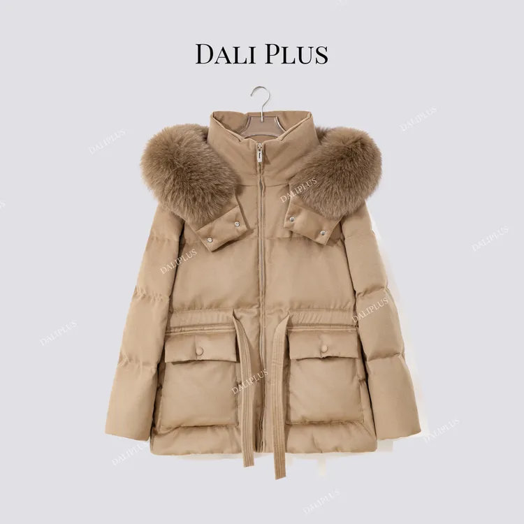 DALI PLUS冬日大暖炉”95白鹅绒服狐狸毛连帽收腰轻装滑-D5MM3279