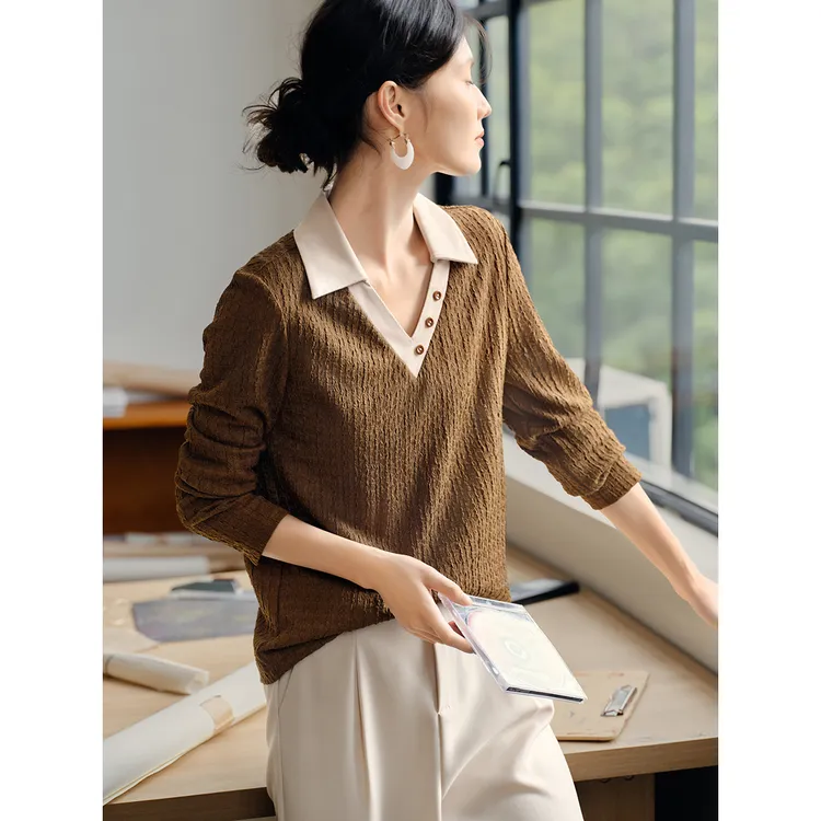 假两件撞色翻领肌理衬衫女秋季新款优雅纹理显瘦打底上衣