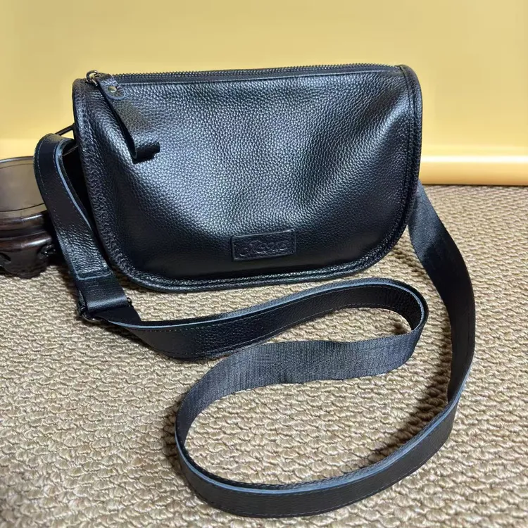 新款轻奢头层牛皮单肩斜挎饺子包款式时尚休闲百搭简约荔枝纹纹理