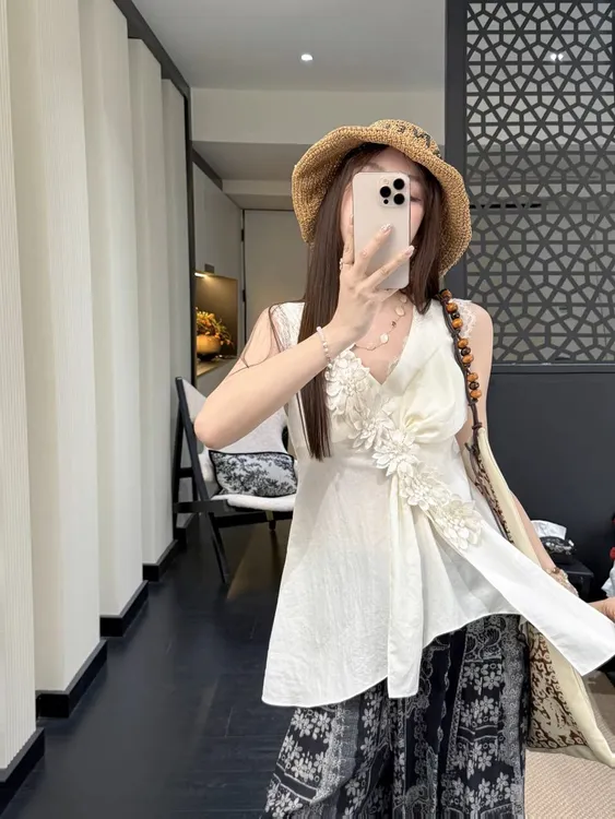 （柔韧时光）花香弄满身 米白色立体花优雅无袖小衫+阔腿裤TZ5299#