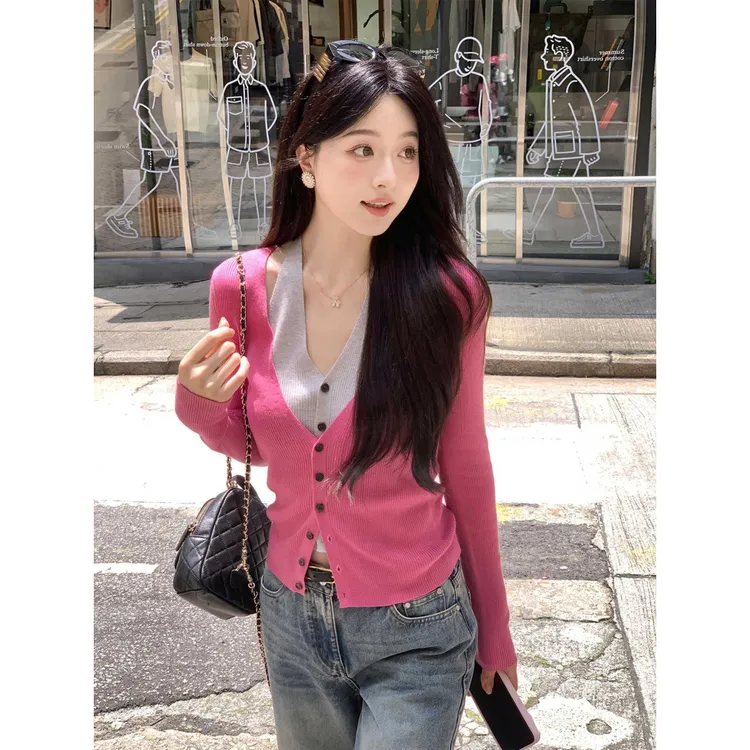 俏妞日系淡粉V领挂脖假两件针织长袖拼接开衫女春秋时髦感毛衣上