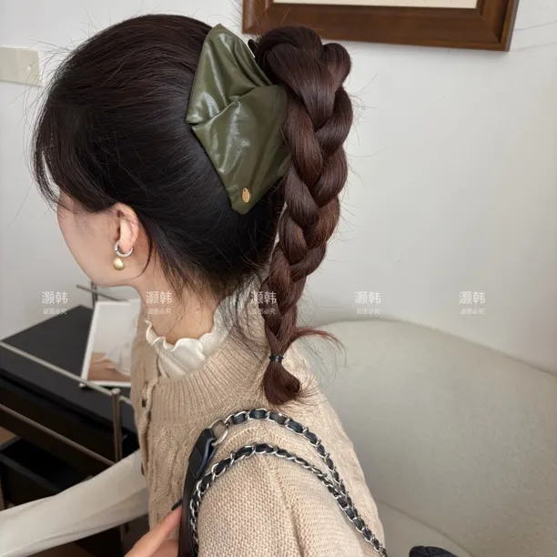 橄榄绿～皮质贝壳三角抓夹女高级感日常通勤后脑勺盘发鲨鱼夹发夹
