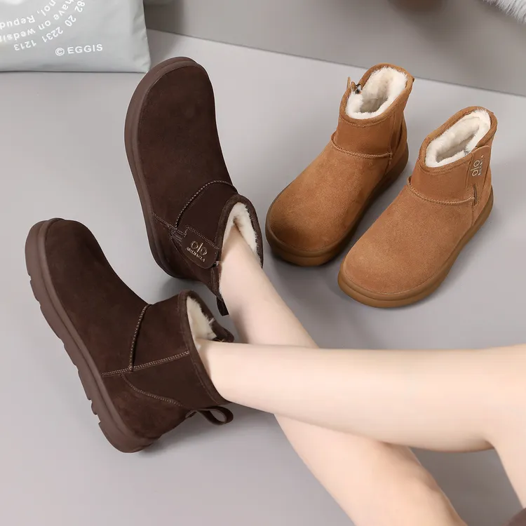 冬季大码女鞋40一43时尚舒适加绒雪地靴2025冬季加大号平底短靴