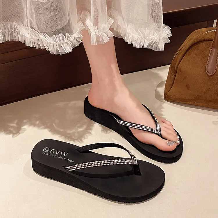 黑色带水钻夹脚厚底海边拖鞋女夏季中高跟鞋防滑新款沙滩鞋室外穿