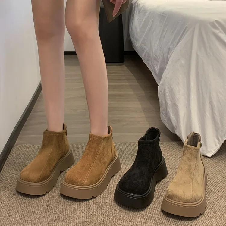 贾不假琥珀系短靴女款2025新款秋冬时尚厚底增高靴子黑色百搭流行