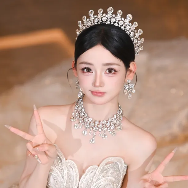 2025新款皇冠新娘头饰精致简约主纱王冠结婚婚礼饰品配饰