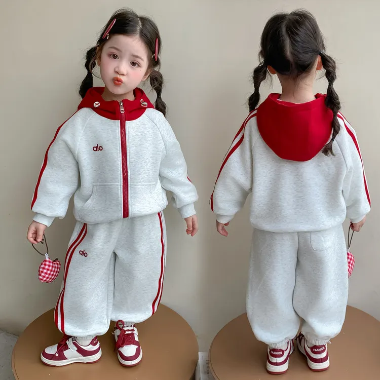 女童套装春秋2025新款儿童女孩洋气时髦连帽开衫束脚裤运动两件套