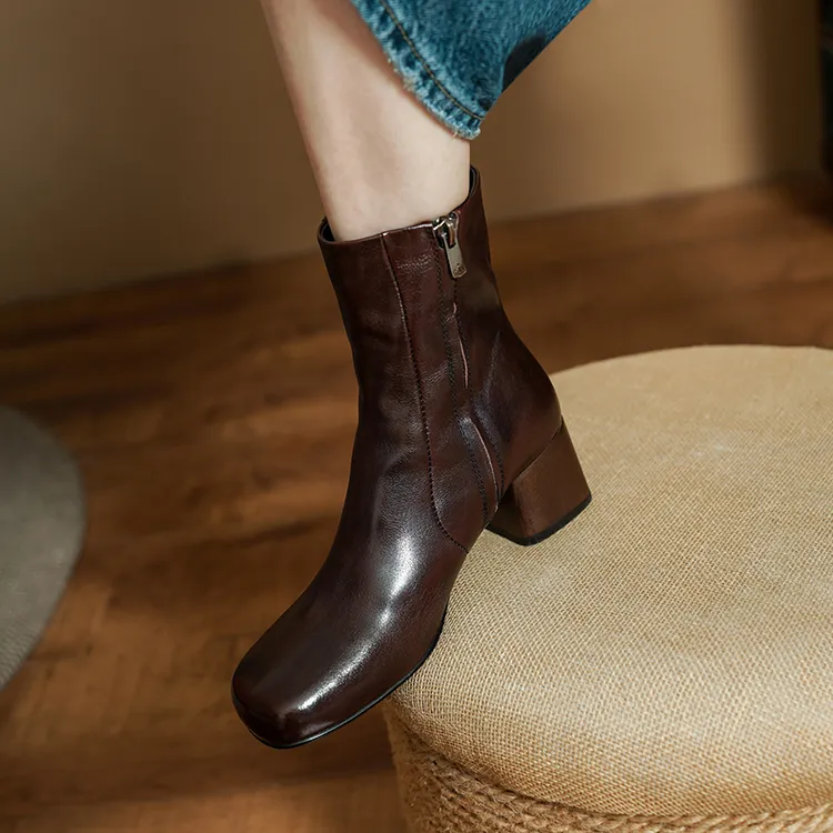 跟高5.5厘米/水洗头层胎牛皮方头粗跟短靴复古深咖色秋冬真皮女靴
