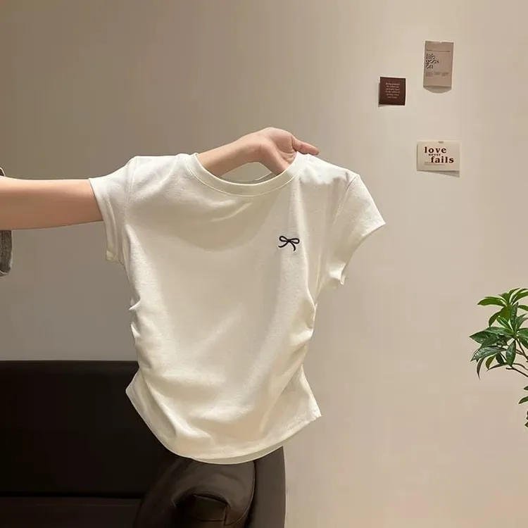 白色蝴蝶结刺绣正肩圆领短袖T恤女夏褶皱收腰修身短款小飞袖上衣