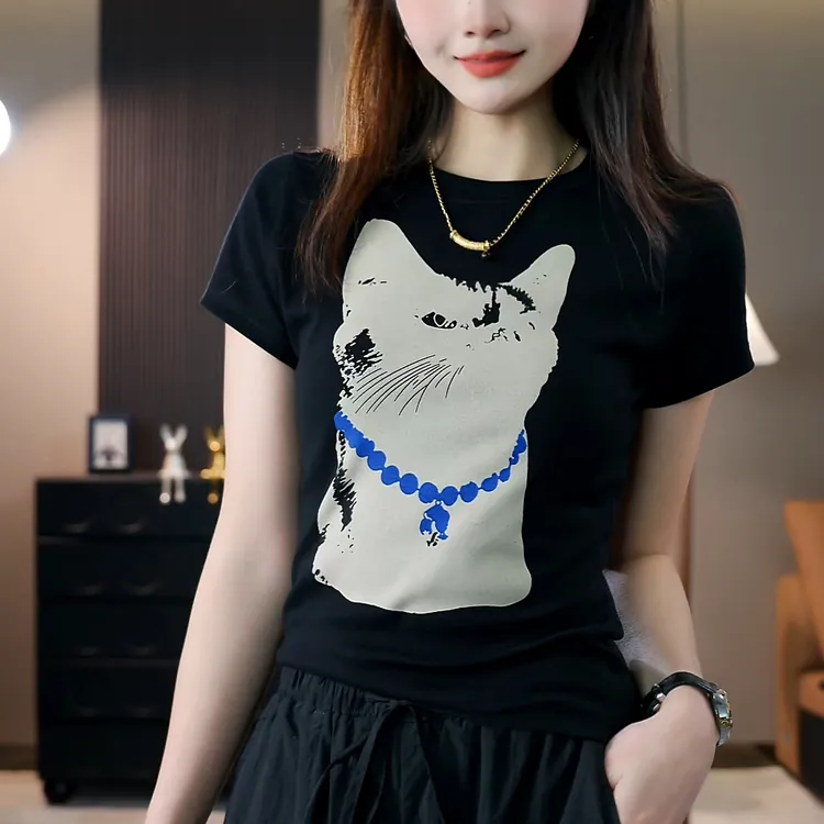 Apvr大猫咪数码直喷简约25年夏季时尚设计短袖女圆领T恤女T640