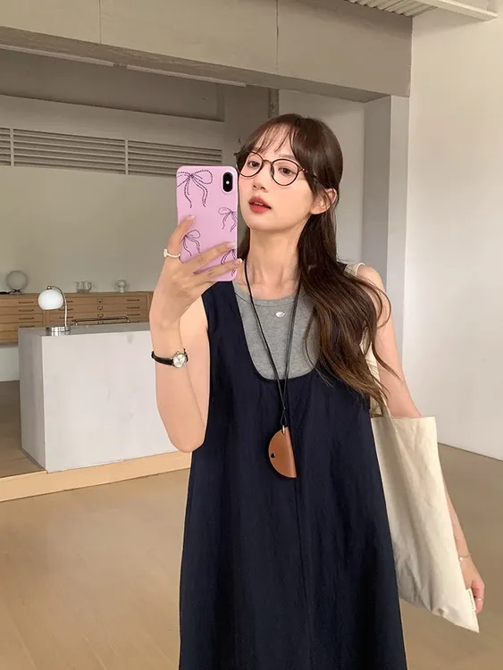 气质穿搭套装裙女夏休闲设计感配挂件无袖连衣裙显瘦两件套上衣