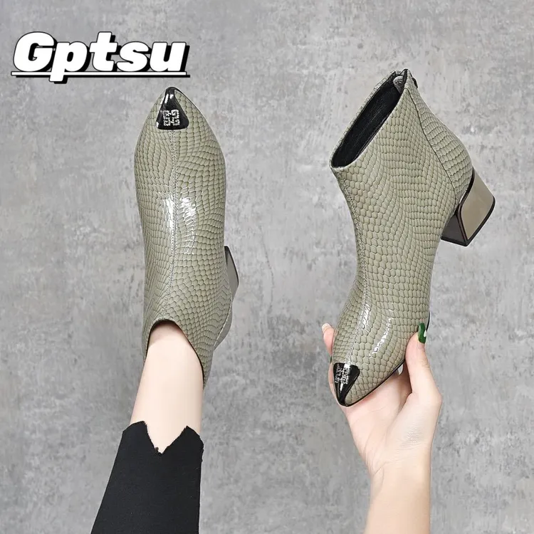GPTSu粗跟短靴女春秋季时尚百搭尖头蛇纹面铁包头软底中跟马丁靴