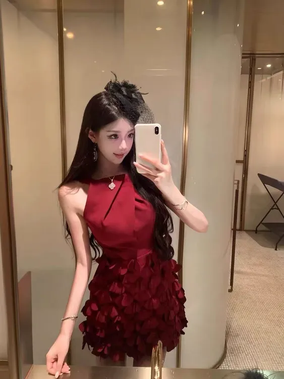 古早野玫瑰 高级感气质收腰无袖连衣裙2025新款性感辣妹显瘦短裙