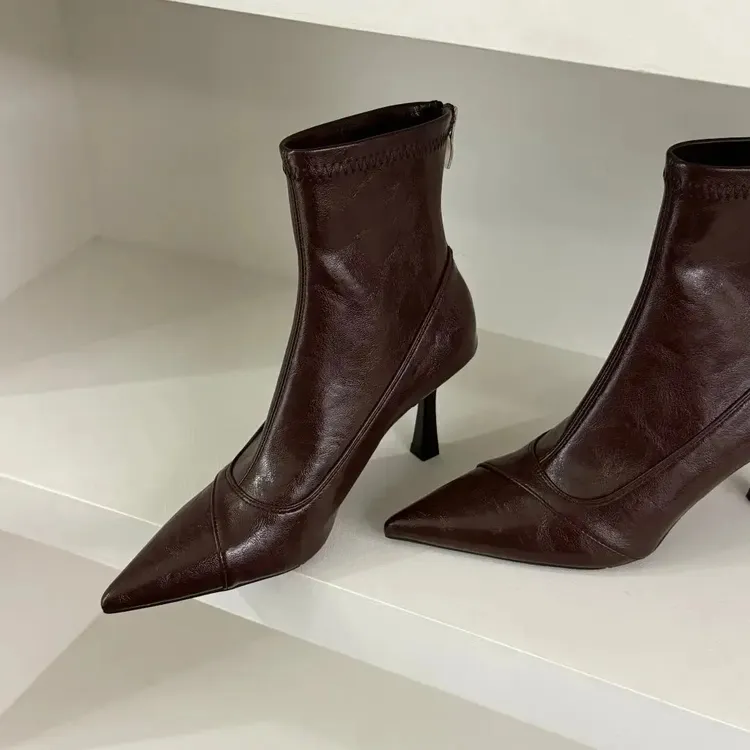 韩版软皮显瘦细跟尖头女靴短筒高跟鞋时装靴后拉链法式瘦瘦女短靴