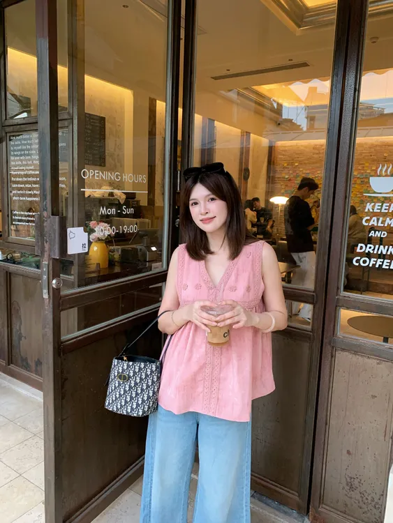 漫姐的店【氧气初恋】法式简约心动赴约气质花边精致显瘦背心上衣