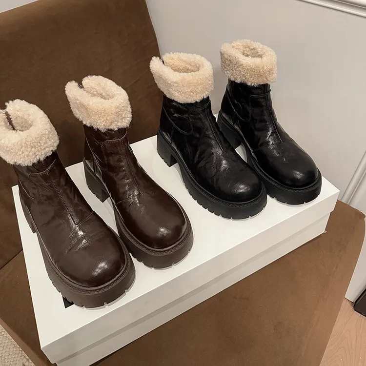 防滑厚底雪地靴加厚绒保暖圆头中跟短靴冬季新款欧美时尚百搭女鞋
