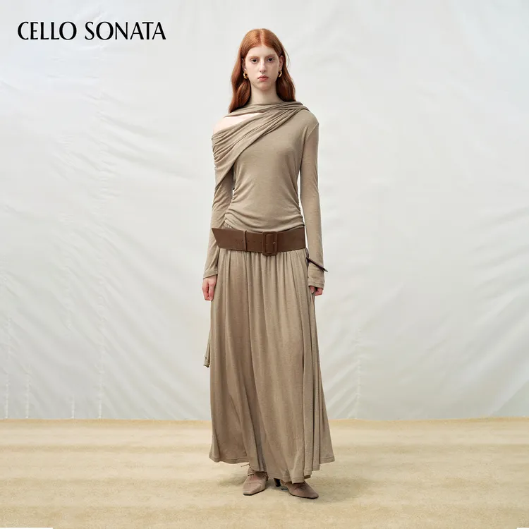 【新款】Cello Sonata 早秋系列 浅棕羊毛斜肩露肤飘带针织连衣裙