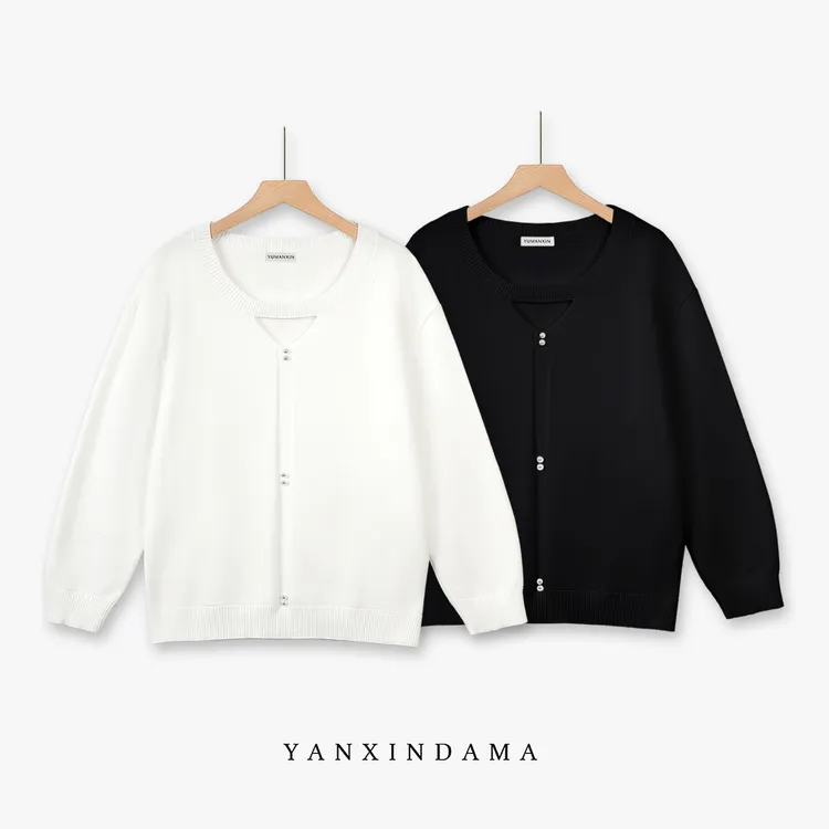 【岩心】大码女装300斤胖MM休闲简约百搭镂空钉珠宽松毛针织衫8028