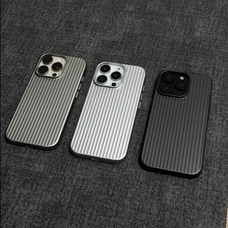 新款哑光电镀适用苹果16Promax轻奢高级感瓦楞纹15防指纹14手机壳