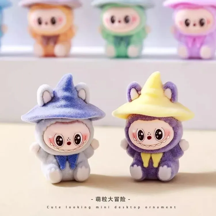 Labubu植绒坐姿拉布布桌面萌粒儿童啦布布车载装饰啦布布玩偶潮玩