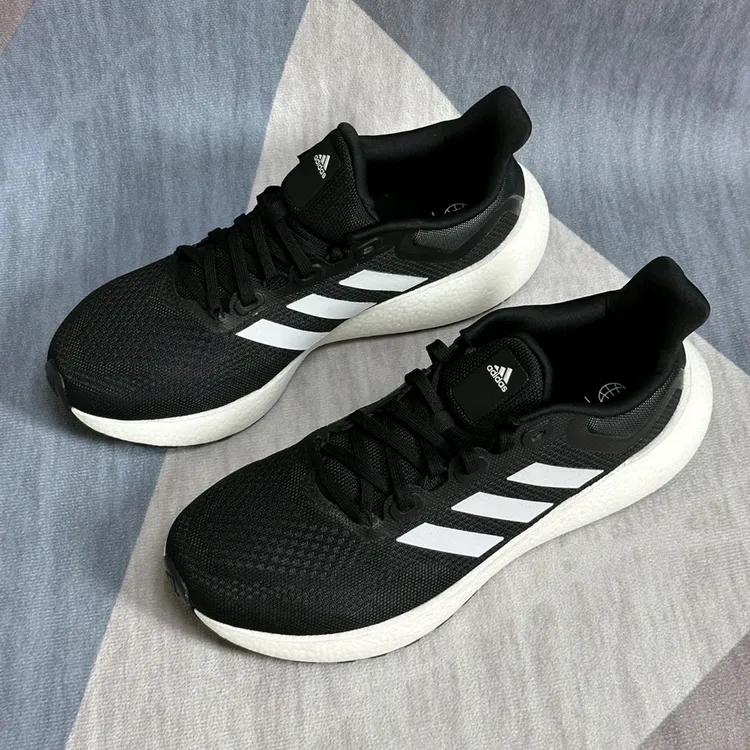 （断码处理）阿迪达斯Pureboost男女网面缓震运动舒适跑步鞋 GW8588
