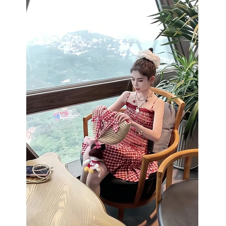 2025新款女士夏季甜美少女格纹打揽吊带裙纯欲辣妹修身显瘦短裙