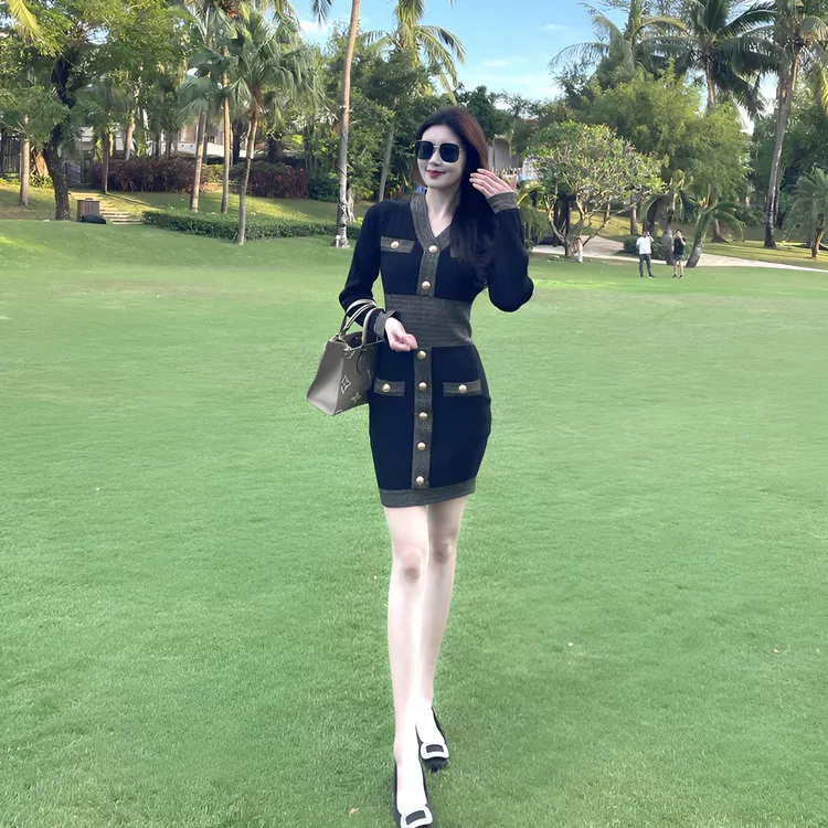 黑色小香风针织连衣裙长袖气质拼色修身显瘦高腰时尚休闲包臀